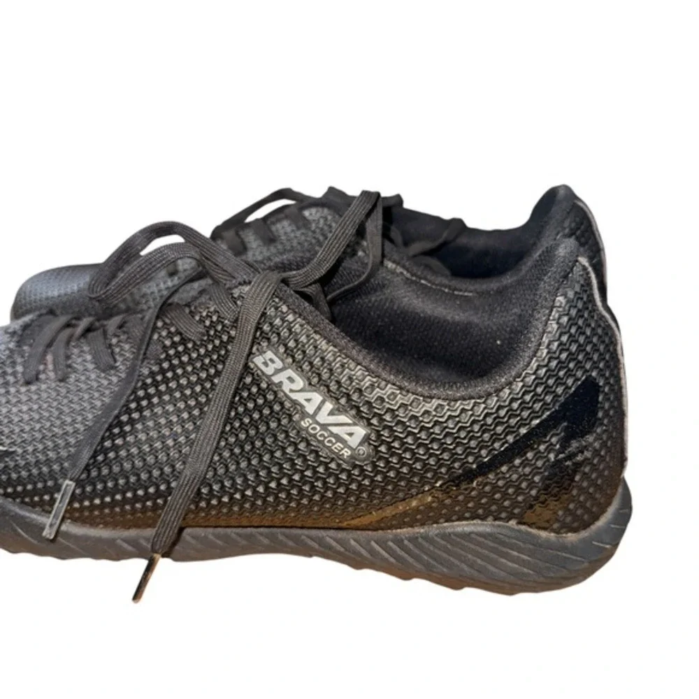 Brava Soccer‎ Turf Shoes Mens 11D Pre-Owned Shoes All Black Textured Lightweight